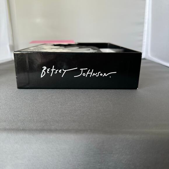 Betsey Johnson Black Quilted Flower Wallet Wristlet 8X4.5” K120 - Picture 4 of 7